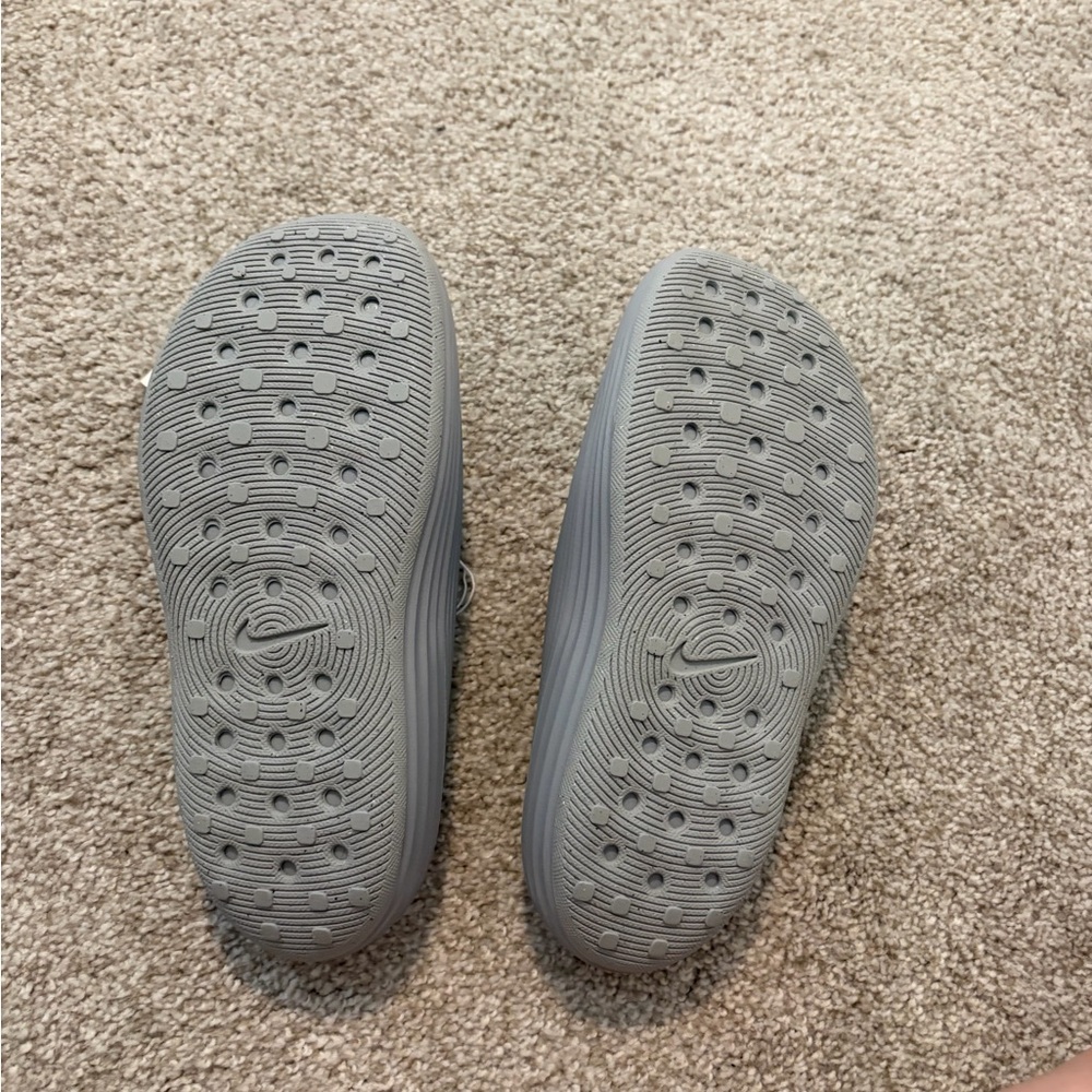 Nike ReactX Rejuven8 Slide in Wolf Grey - Picture 3 of 4